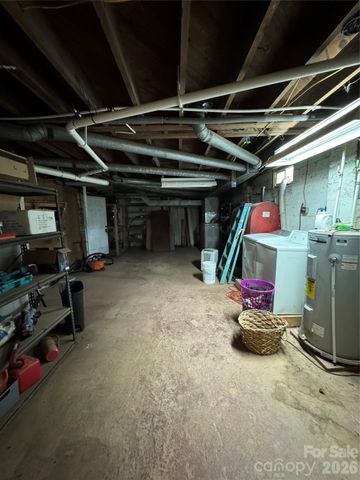 57 Argyle Lane, Asheville, NC 28806