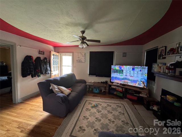 57 Argyle Lane, Asheville, NC 28806