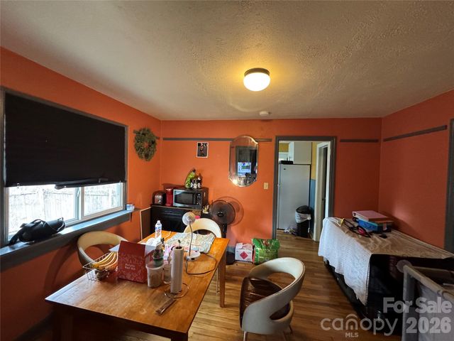 57 Argyle Lane, Asheville, NC 28806