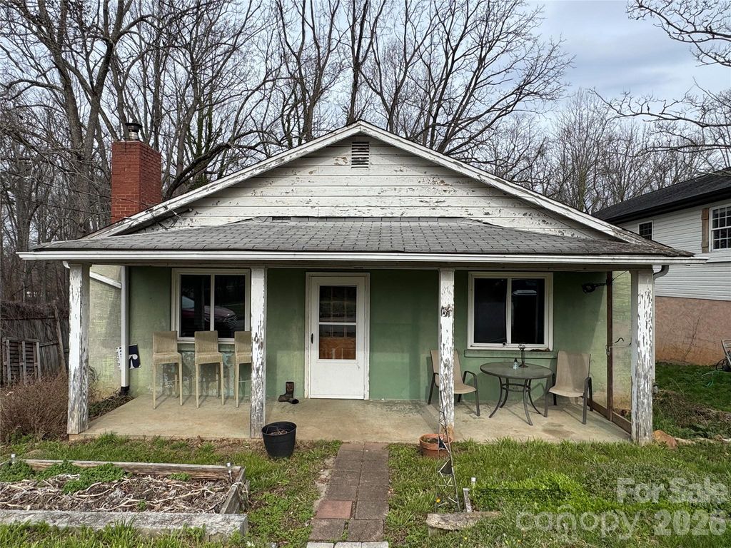 57 Argyle Lane, Asheville, NC 28806