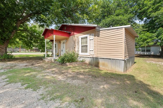 402 College Street, Grandview, TX 76050