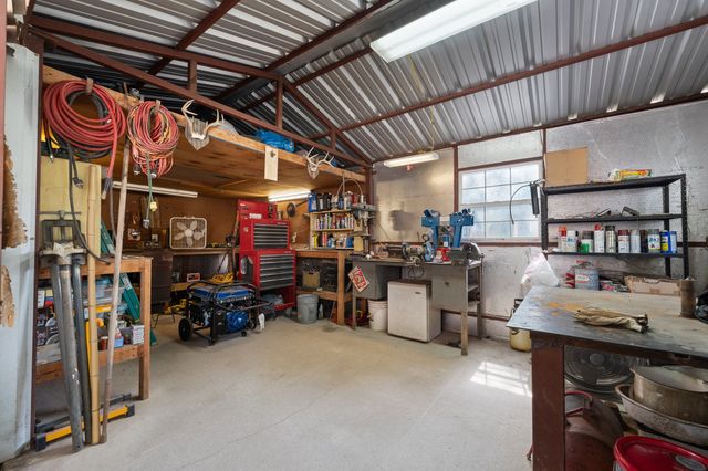 402 College Street, Grandview, TX 76050