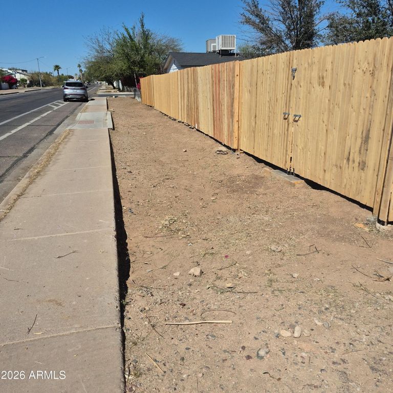 3045 W CORONADO Road, Phoenix, AZ 85009 — photo 4