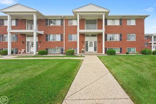 8220 Crestview Drive, Sterling Heights, MI 48312