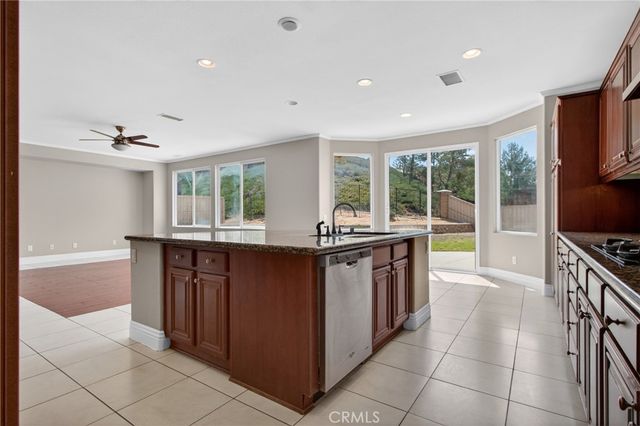 32365 Whispering Willow, Lake Elsinore, CA 92532