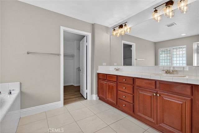 32365 Whispering Willow, Lake Elsinore, CA 92532