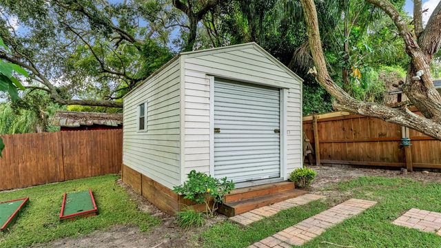 219 E LAKE MENZIES BOULEVARD, Dundee, FL 33838