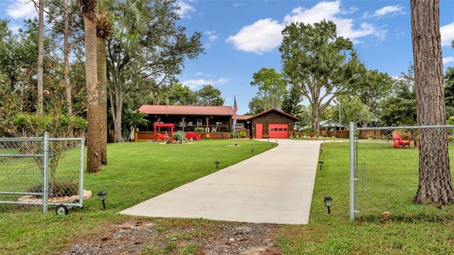 219 E LAKE MENZIES BOULEVARD, Dundee, FL 33838