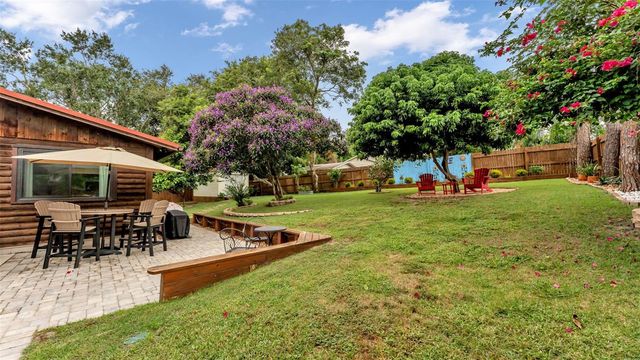 219 E LAKE MENZIES BOULEVARD, Dundee, FL 33838