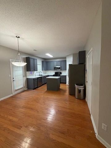 7098 Cavender Drive SW, Atlanta, GA 30331