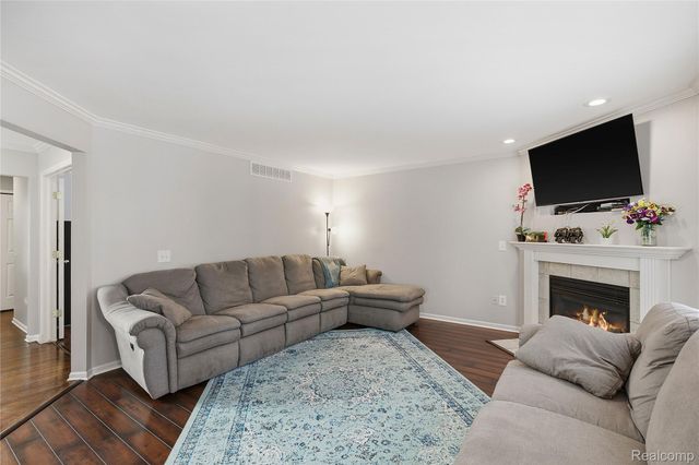 7167 Colchester Lane, Ypsilanti, MI 48197