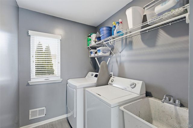 7167 Colchester Lane, Ypsilanti, MI 48197