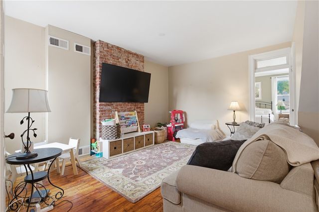 312 2nd St, Aspinwall, PA 15215