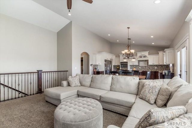653 S 4th E, Rexburg, ID 83440