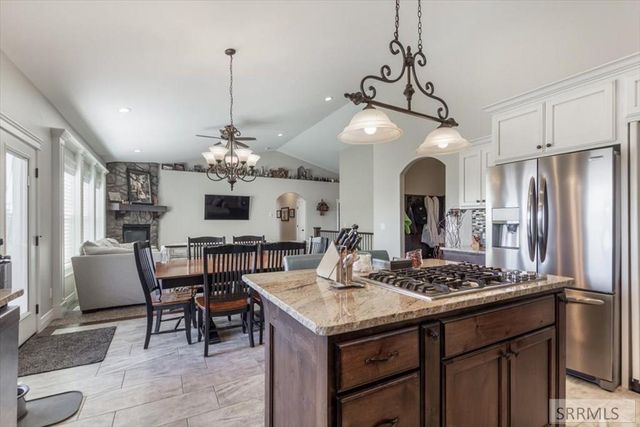 653 S 4th E, Rexburg, ID 83440