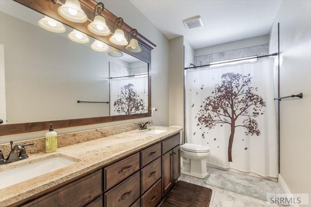 653 S 4th E, Rexburg, ID 83440