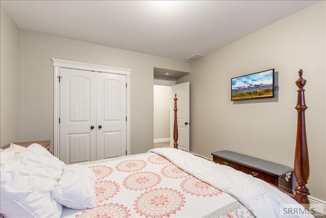 653 S 4th E, Rexburg, ID 83440