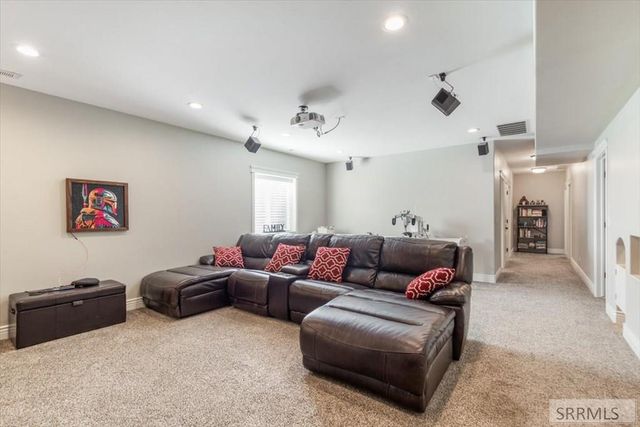 653 S 4th E, Rexburg, ID 83440