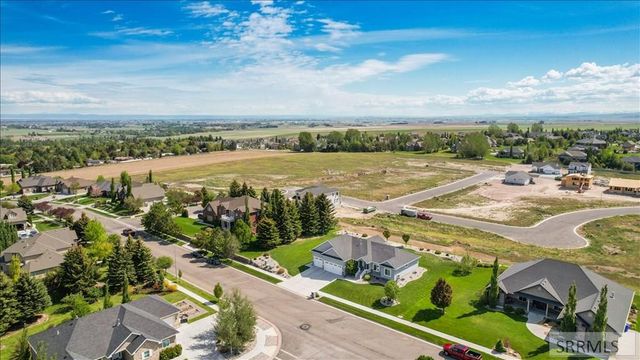 653 S 4th E, Rexburg, ID 83440