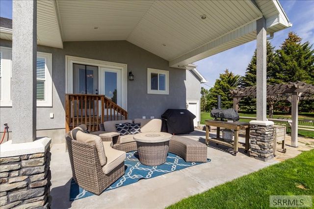 653 S 4th E, Rexburg, ID 83440