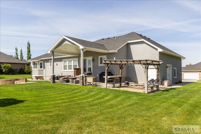 653 S 4th E, Rexburg, ID 83440