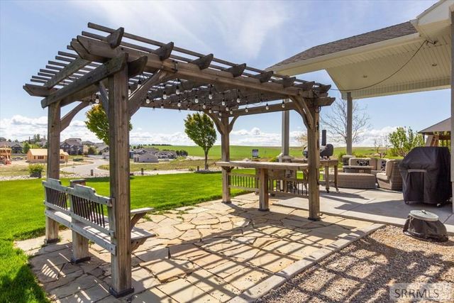 653 S 4th E, Rexburg, ID 83440