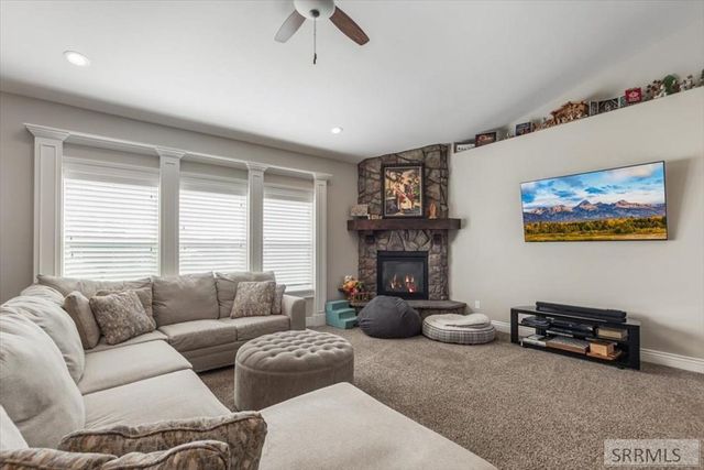 653 S 4th E, Rexburg, ID 83440
