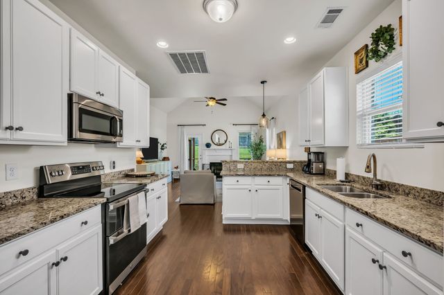 7324 Riverfront Dr, Nashville, TN 37221