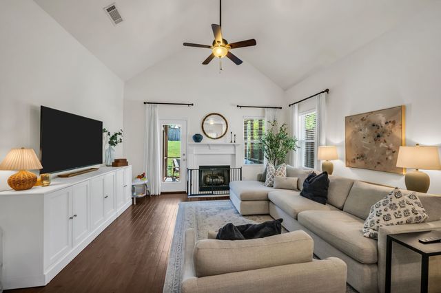 7324 Riverfront Dr, Nashville, TN 37221