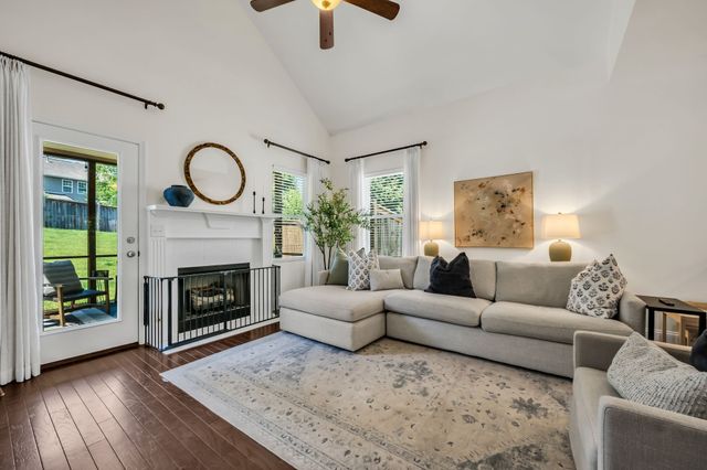 7324 Riverfront Dr, Nashville, TN 37221