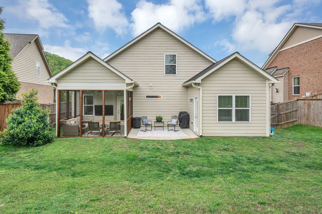 7324 Riverfront Dr, Nashville, TN 37221
