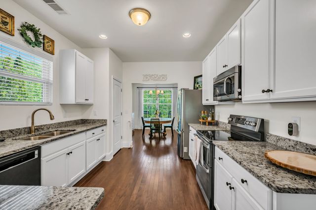 7324 Riverfront Dr, Nashville, TN 37221