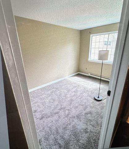 14 Nancy Rd 6, Easton, MA 02375