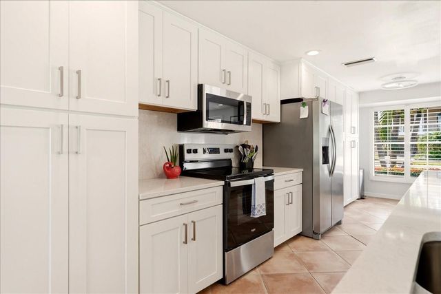 508 83RD STREET, Holmes Beach, FL 34217