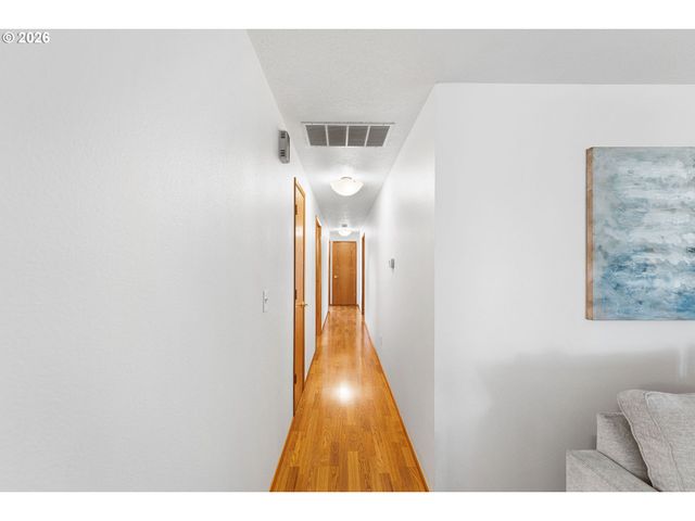 3211 Se 66TH Ave, Portland, OR 97206