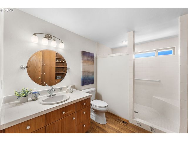 3211 Se 66TH Ave, Portland, OR 97206