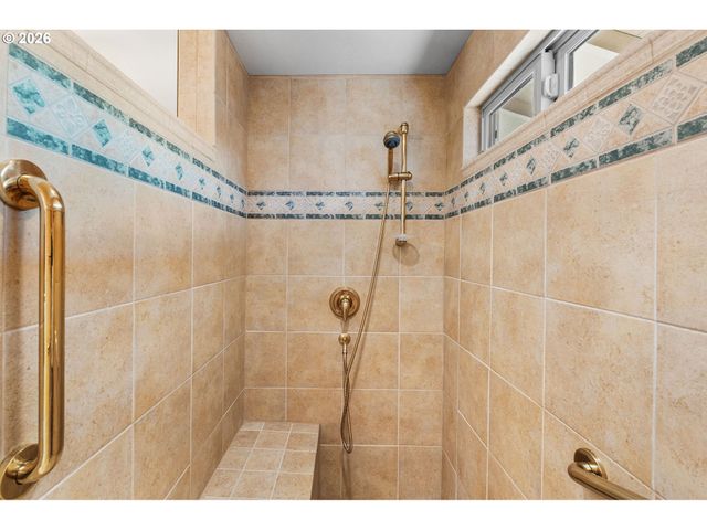 3211 Se 66TH Ave, Portland, OR 97206