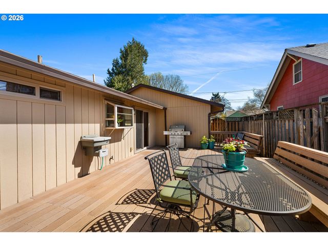 3211 Se 66TH Ave, Portland, OR 97206