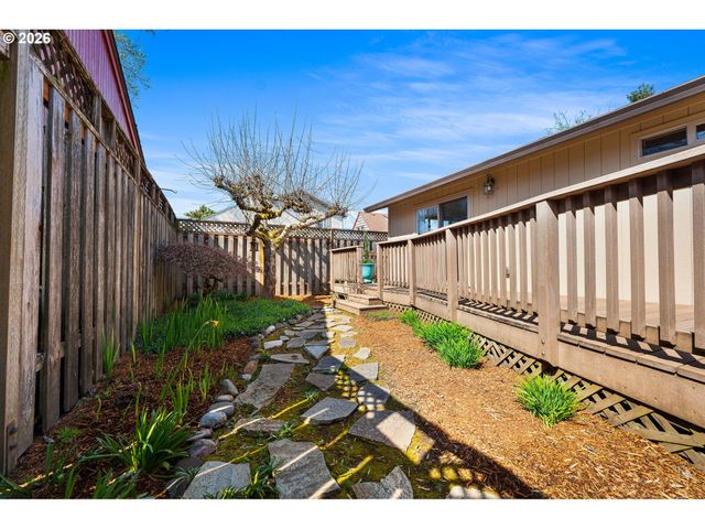 3211 Se 66TH Ave, Portland, OR 97206