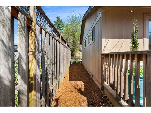 3211 Se 66TH Ave, Portland, OR 97206