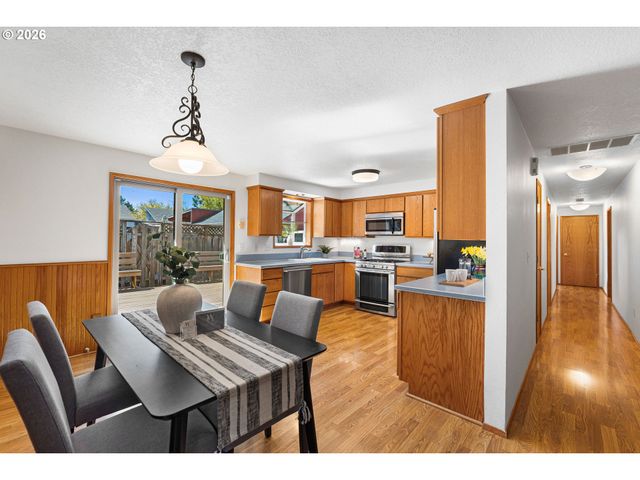 3211 Se 66TH Ave, Portland, OR 97206