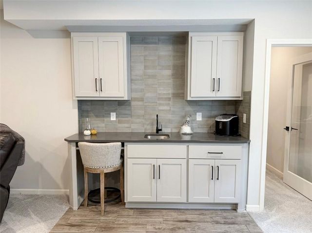 17096 W 168th Place, Olathe, KS 66062