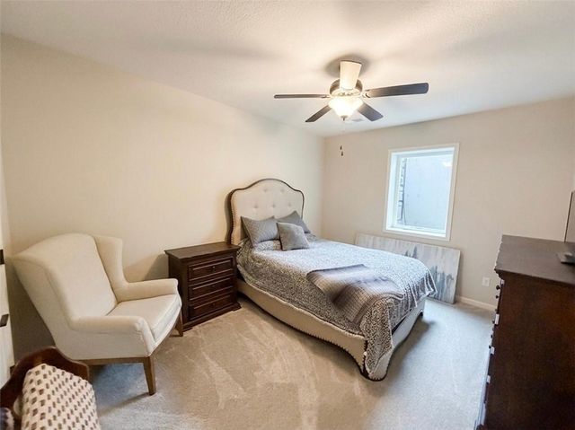 17096 W 168th Place, Olathe, KS 66062