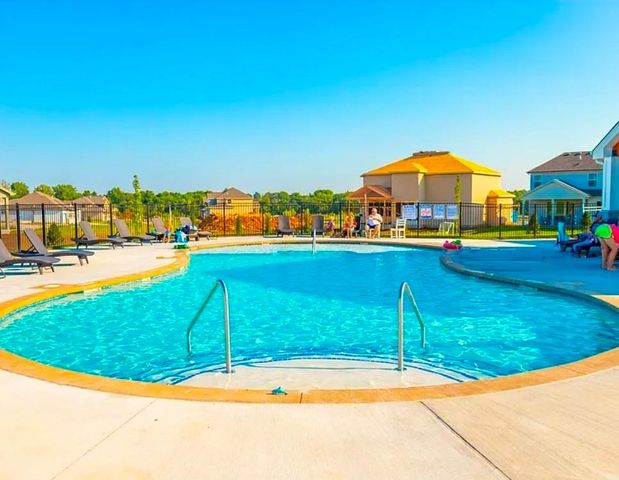 17096 W 168th Place, Olathe, KS 66062
