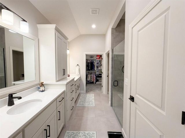 17096 W 168th Place, Olathe, KS 66062