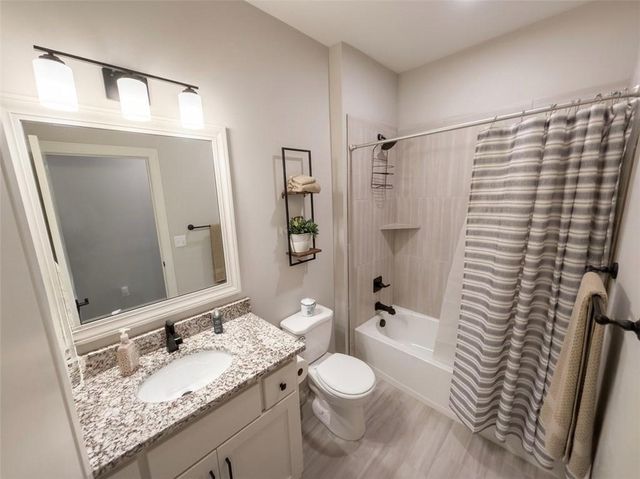 17096 W 168th Place, Olathe, KS 66062