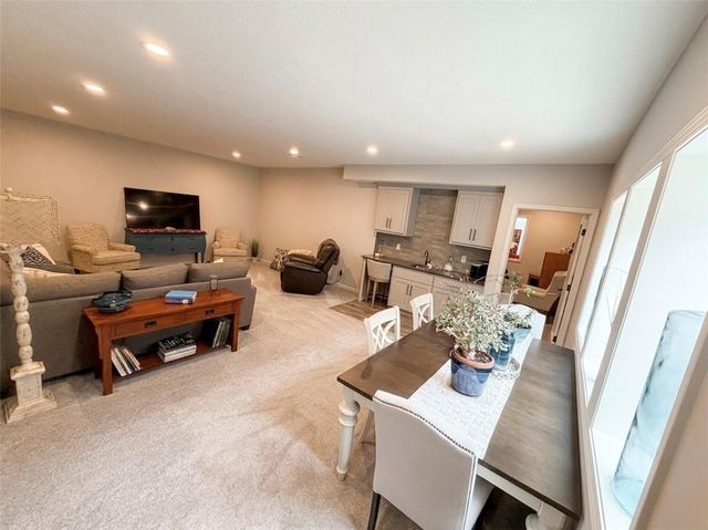 17096 W 168th Place, Olathe, KS 66062