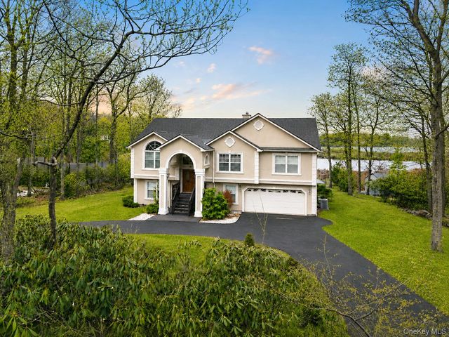61 Lake Shore Drive W, Rock Hill, NY 12775