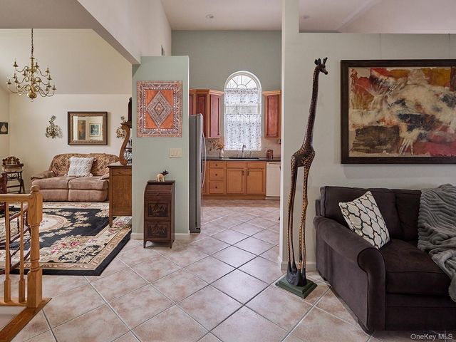 61 Lake Shore Drive W, Rock Hill, NY 12775