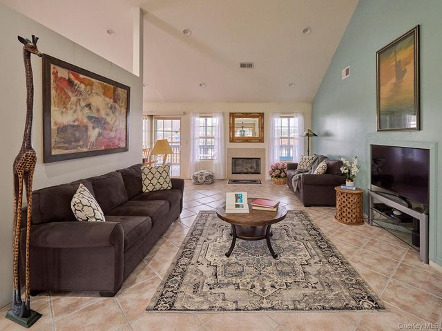 61 Lake Shore Drive W, Rock Hill, NY 12775